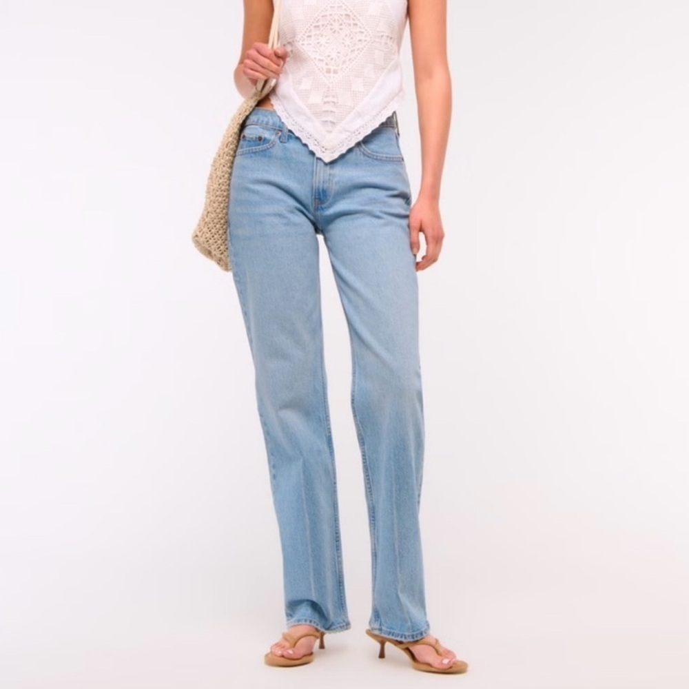 Abercrombie & Fitch The Baggy Low Rise Jeans - Picture 2 of 11